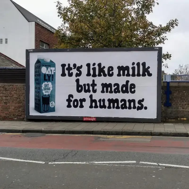 Weitere Plakatwerbung Oatly