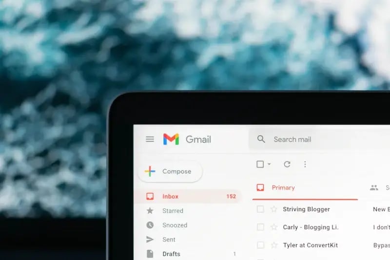 why everyone needs an email signature