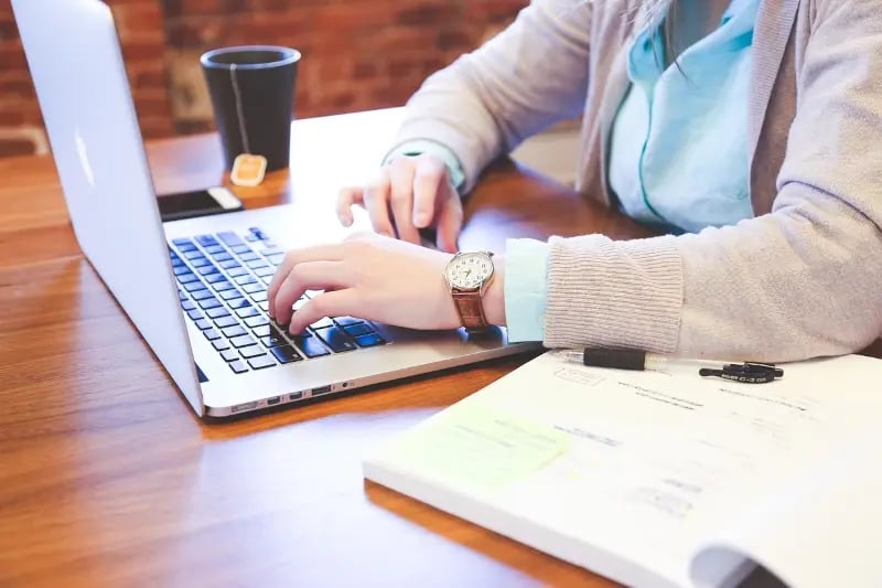 woman with laptop