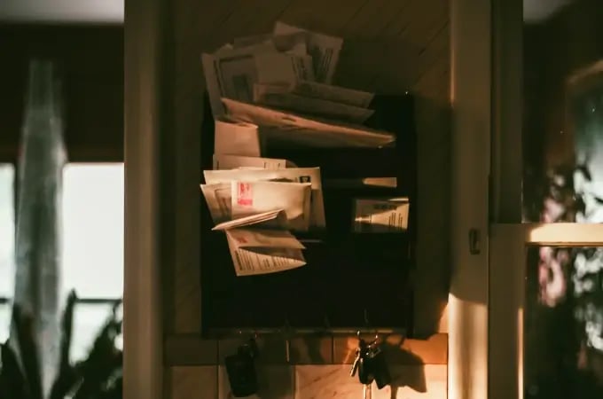 time management tip empty inbox overflowing mailbox
